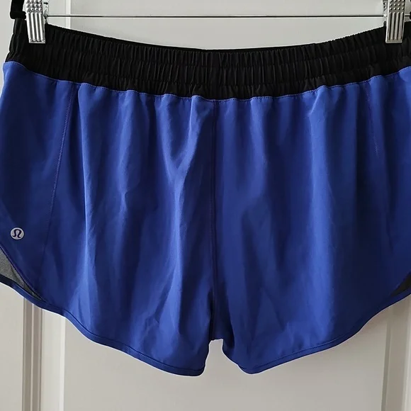 210. Lululemon Hotty Hot Shorts - Picture 3 of 5